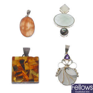 A selection of silver and white metal gem-set jewellery.