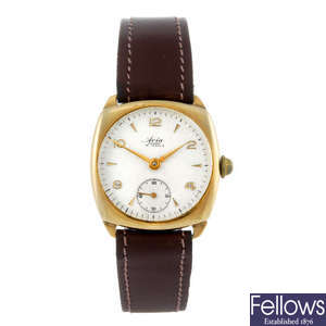 AVIA - a gentleman's 9ct yellow gold wrist watch.