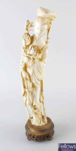 A good 19th century Chinese carved ivory figure. 