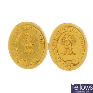 An early 20th century 18ct gold single cufflink.