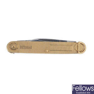 A 1960s 9ct gold cased penknife.