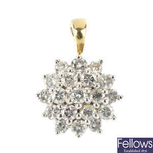 An 18ct gold diamond cluster pendant.