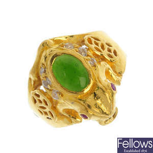 A 22ct gold paste frog ring.