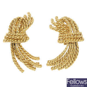 A pair of 18ct gold stylised wheat sheaf ear clips.
