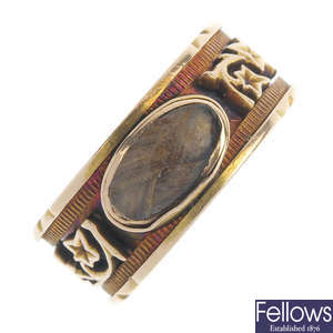 A late Victorian 15ct gold memorial ring.