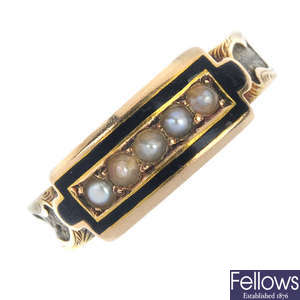 A mid Victorian 15ct gold split pearl and enamel memorial ring. 
