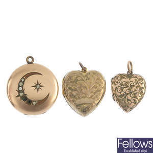 A selection of seven front and back and base metal lockets. 