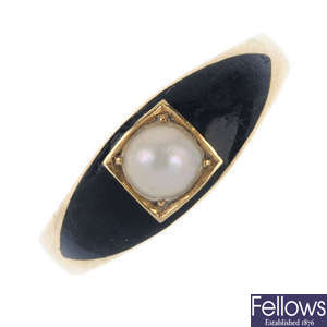 An early 20th century 18ct gold enamel and split pearl memorial ring.