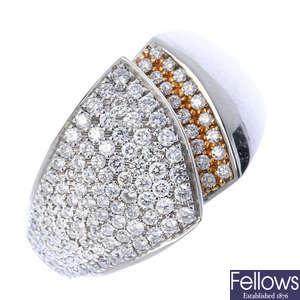 CHIMENTO - an 18ct gold 'Desiderio' diamond ring.