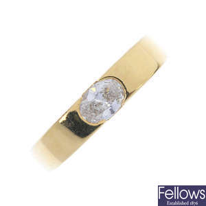 A single stone diamond ring, with an oval brilliant cut stone, in 18ct yellow gold (7.47g);
