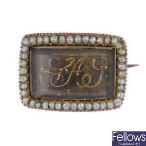 An early 19th century split pearl and hair memorial brooch.