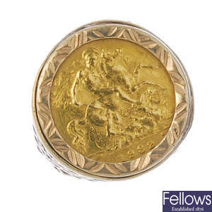 A 9ct gold half sovereign coin ring.