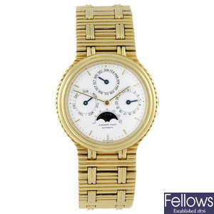 AUDEMARS PIGUET - a gentleman's 18ct yellow gold Quanti´Š¢me Perp´Š¢tuel bracelet watch.