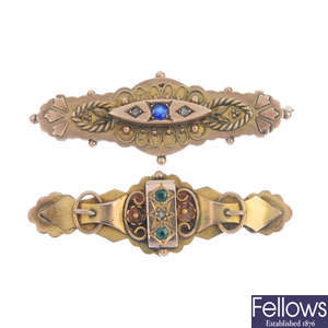Two late 19th to early 20th century 9ct gold brooches.