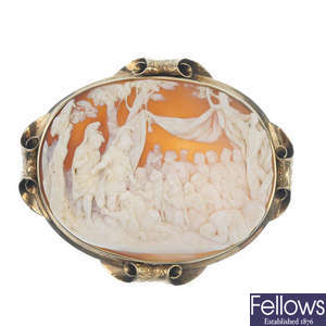 A late 19th century gold shell cameo brooch.