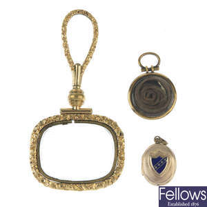 Three late 19th century items of jewellery.