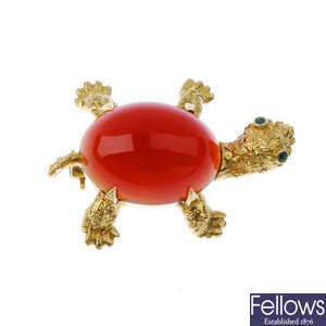 A 1960s 18ct gold carnelian turtle brooch.