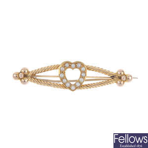 A cultured pearl brooch and bracelet. 