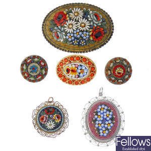 Twenty-three items of micro mosaic jewellery.