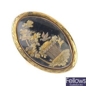 A late 18th century gold memorial ring. 