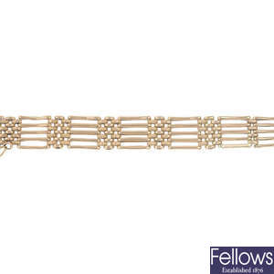 An early 20th century 9ct gold bracelet. 