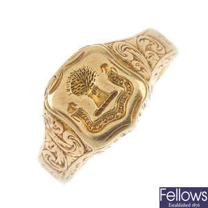 A mid Victorian 18ct gold signet ring.