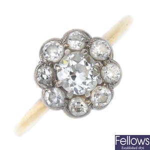 An early 20th century 18ct gold dimond floral cluster ring. 