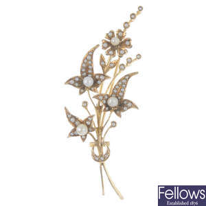 An early 20th century 14ct gold split pearl floral brooch.