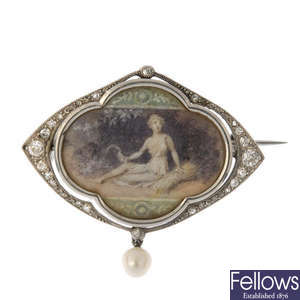 An early 20th century French platinum diamond brooch.
