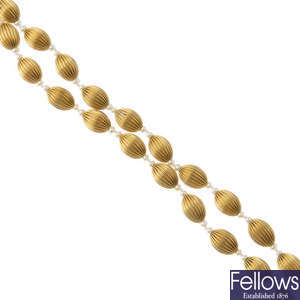 A bead and seed pearl necklace.