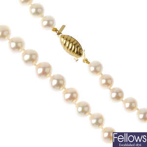 A cultured pearl single-row necklace.