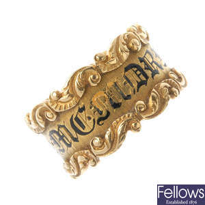 A late Georgian 18ct gold, hair and enamel mourning ring.