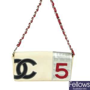 CHANEL - a No.5 baguette handbag.