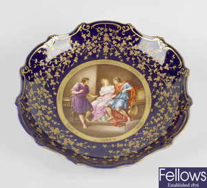 A Vienna porcelain cabinet bowl with scalloped edge