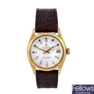 ROLEX - a mid-size 18ct yellow gold Oyster Perpetual Date wrist watch.