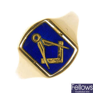 An 18ct gold and enamel Masonic swivel ring.