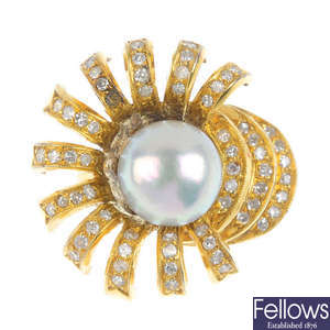 A 1980s cultured pearl and diamond spray ring.