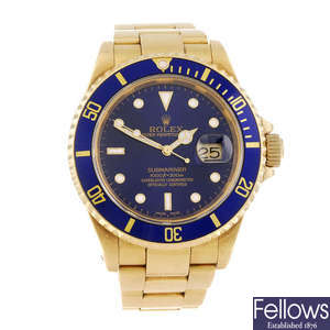(165111) ROLEX - a gentleman's 18ct yellow gold Oyster Perpetual Date Submariner bracelet watch.