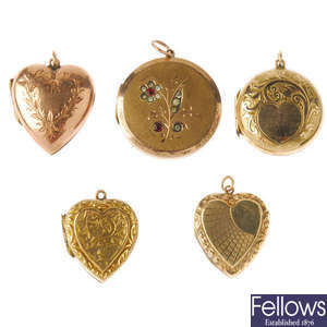 A selection of 9ct front and back lockets.