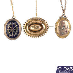 Two 9ct back and front lockets and a late Victorian 9ct gold memorial brooch.
