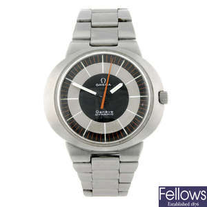 OMEGA - a gentleman's stainless steel Genève Dynamic bracelet watch.
