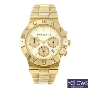 BULGARI - a gentleman's 18ct yellow gold chronograph bracelet watch.