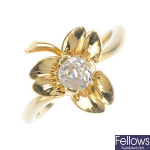 A set of diamond three-leaf clover jewellery.