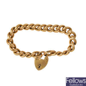 An early 20th century 15ct gold curb link bracelet.