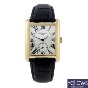 (182767) PATEK PHILIPPE - a gentleman's yellow metal Gondolo wrist watch. 