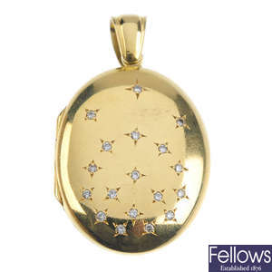 An 18ct gold diamond locket. 