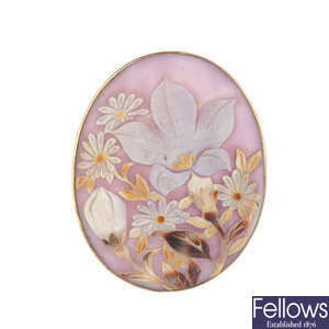 Two carved cameo brooches.