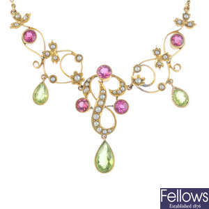 An Edwardian 9ct gold split-pearl and gem-set necklace.