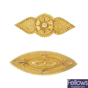 Two late Victorian gold- brooches.