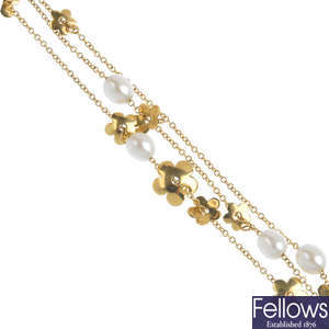 An 18ct gold and cultured pearl bracelet.